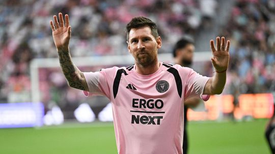 Snazili sa o to Pele aj Beckham Messi to dokazal Futbal v USA rastie vtipkuje o nom aj Trump