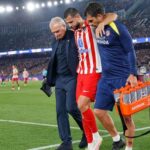 jedno oko sa smeje druhe vsak place atletico vyhralo v lige majstrov na ihrisku rivala z barcelony ale prislo o zraneneho hancka