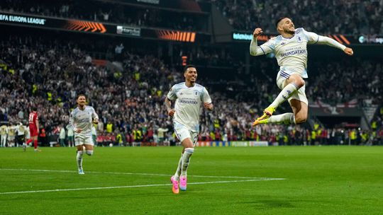 Aston Villa oslavuje vitajstvo vo finale Evropskej ligy radost ma aj naslednik britskeho tronu