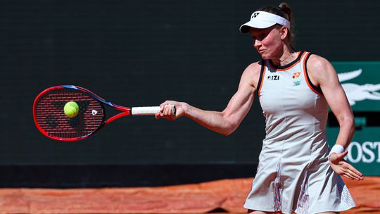 Koniec pre jednu z favoritiek Rybakinova sa luci s Roland Garros