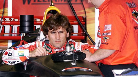 Pred stvrtstorocim prisiel o obe nohy Zomrel legendarne jazdec F1 Alex Zanardi