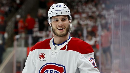 Prva hviezda zapasu Fantasticky Slafkovsky tahal Montreal k dolezitej vyhre v serii o finalne NHL