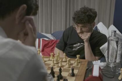 bizarny zapas v sachovej historii francuzsky velmajster preniesol suboj na hotelovy matrac