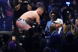Brutalna bitka a znetvorena tvar priamo pred Trumpom UFC sokovalo v Bielom dome