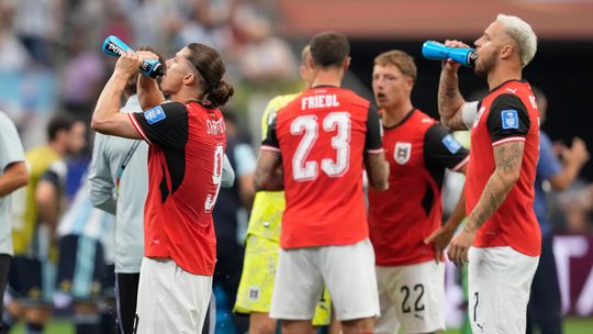 FIFA podporila hydratacne prestavky Predlozila nepriestrelny argument