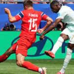 Famousny Dembl zostrelil Nrov hetrikom Franczi suverenne ovldli svoju skupinu Senegal predviedol proti Iraku glov ou