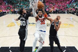 Knicks si po dramatickom zapase pripisali druhe vitazstvo vo finale a priblizili sa k zisku titulu po viac ako 40 rokov