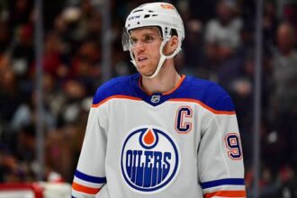 McDavid a spol su zufali a idu do extrmu Prichadza kouc ktory s hracmi robil neskutocne veci