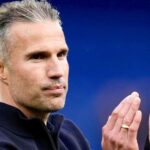 Neziskal titul z klubu ho vyhodili Van Persie si po konci vo Feyenoorde hlada novu zmluvu