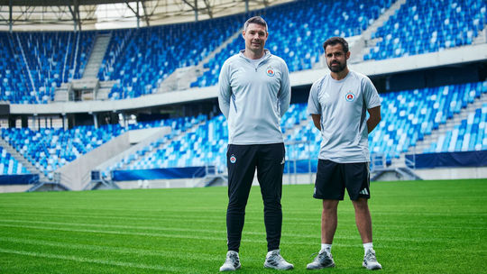 Slovan oznamil aj mena asistentov trenera Opat hladal v futbalovo vyspelych krajinach