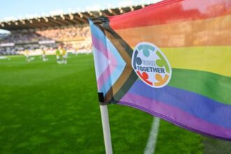 Smrdi to skandalom FIFA je neoblomna povolila duhove vlajky v suboji moslimskych krajin