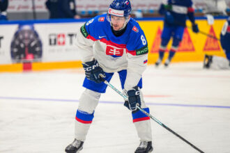 Zvysia sa jeho sance na NHL Novy klub v zamori ma pravo na Okuliara