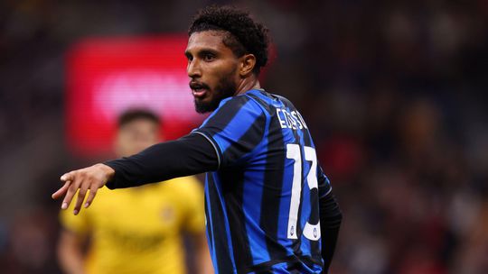 prva letna posila manchestru united stredopoliar z talianskej serie a prichadza za 40 milionov