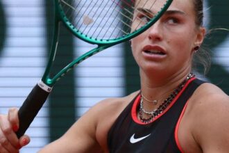 sok na roland garros sabalenkova zlyhala proti ruske senzaciou v parizi je polska kvalifikantka