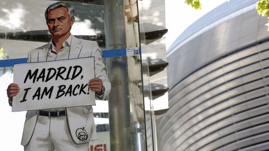 specialny jeden je spat real madrid podpisal trojrocnun zmluvu s jose mourinhom