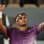 v parizi zatiahli strechu a nastal obrat taliansko bude mat finalistu na roland garros