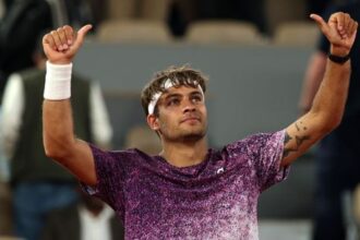 v parizi zatiahli strechu a nastal obrat taliansko bude mat finalistu na roland garros