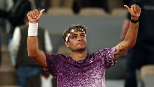 v parizi zatiahli strechu a nastal obrat taliansko bude mat finalistu na roland garros