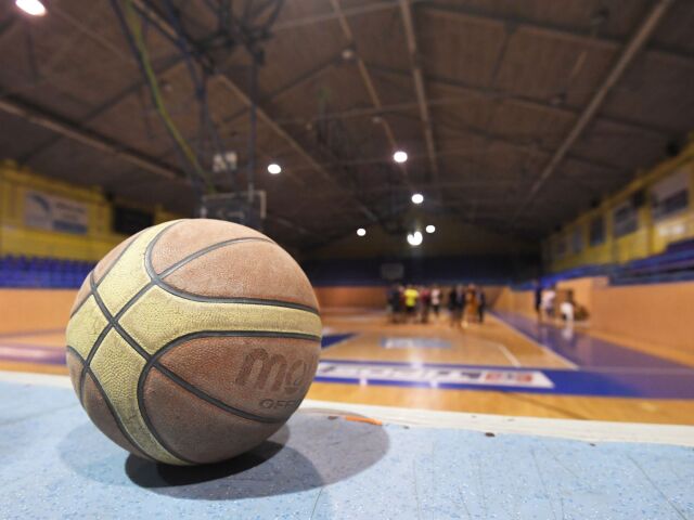 Basketbal ME18 Slovaci prehrali s Francuzmi 60 72 a zahraju si o 9 16 miesto