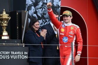 Na VC Velkej Britanie zvital Leclerc Ferrari ovladlo stupienok vitajucich