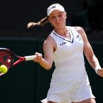Sok vo Wimbledone Skoncili obhajkynea Swiatekova a sampionka Rybakinova Zverev si bez problemov pokracuje dalej