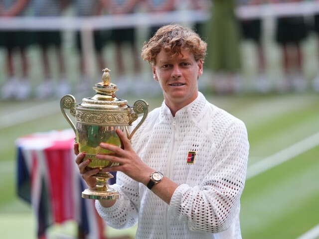 Strata setu ho nezlomila Dominantny vykon Sinnera obhajil titul na slavnom Wimbledone