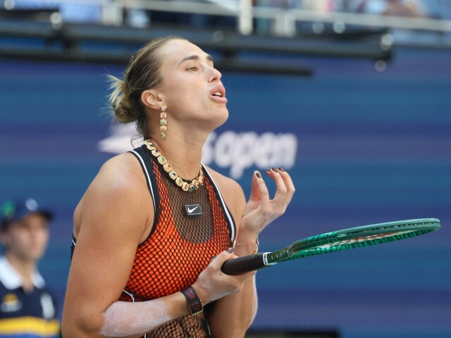 Aryna ako to preboha vyzeras Svetova jednotka sokovala outfitom Djokovic neveril vlastnym ociam
