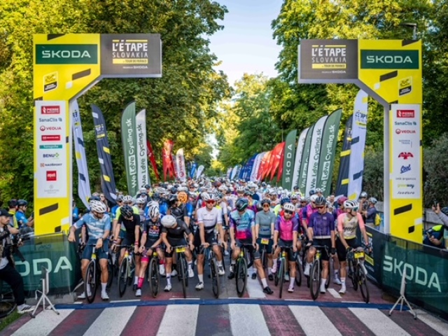 Na vikendovom Letape Slovakia by Tour de France sa zucastnilo takmer 1500 cyklistov Samuel Kovac obhajil prvenstvo Nikola Corbova po extremnom triatlone v Norsku prva aj na Kamziku