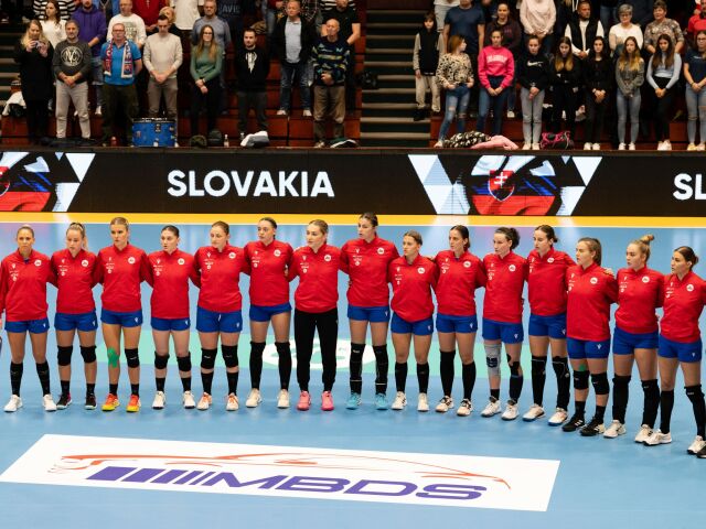 Slovenky porazili silne Madarky a zabojuju o konecne 5 miesto Bude to najlepsie vysledok v historii