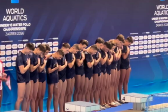 sklonili hlavy pri hymne zahreb je hore nohami balkan riesi skandal na me