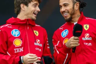 Kríza u Ferrari: Hamilton a Leclerc viedli vážny rozhovor po talianskej kontroverzii