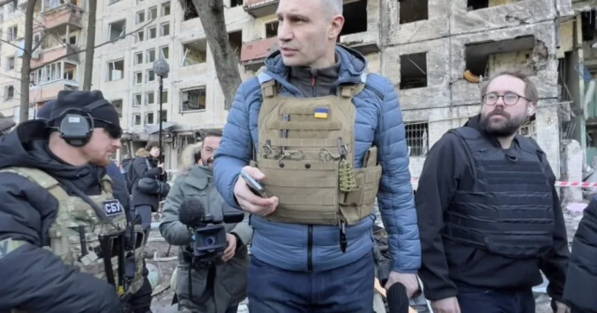 Prečo vo vojne nebojujú vaše deti? Novinárka pritlačila Klička. Odpovediam sa vyhýbal