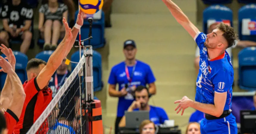 Slováci vstúpili do európskeho šampionátu prehrou, prvý set priniesol drámu