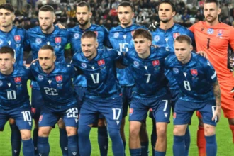 Vincent Lukáč podporil Slovákov so zlomenou rukou