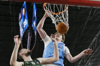 Basketbalisti Slovana dosiahli historický úspech. Vyhrali na palubovke slávneho tímu