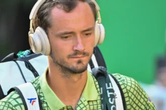 Medvedev si vybojoval miestenku vo štvrťfinále na turnaji ATP v Šanghaji