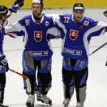 Rusi dostali od Slovákov poriadny debakel, v semifinále ich čaká atraktívne derby s Čechmi